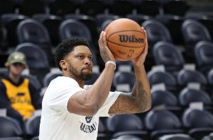 他的表现堪 他的表现堪